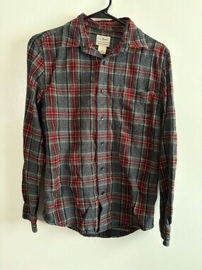 L.L. Bean Men's Slightly Fitted Scotch Plaid Flannel Shirt Size Small Gray/Red